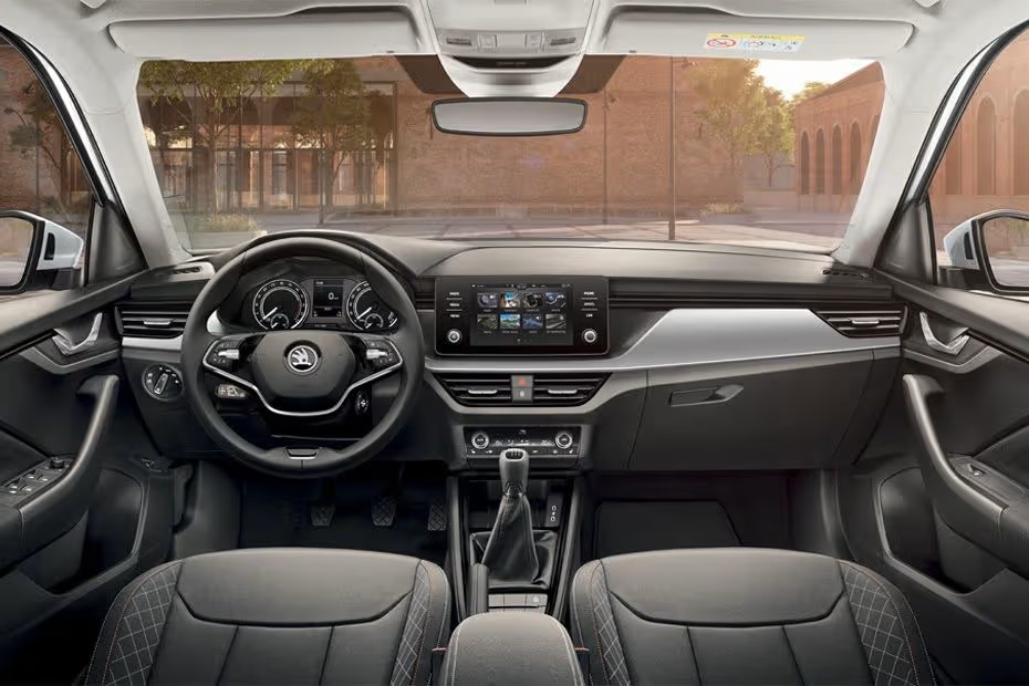 skoda-scala-2025-dashboard-view-125925